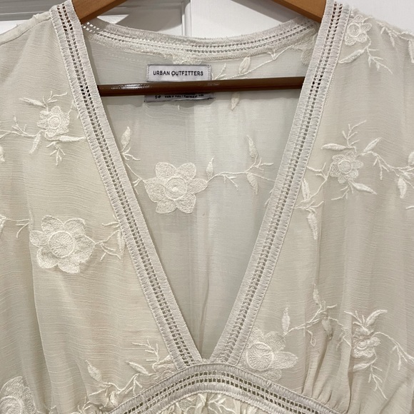 Never Worn Urban Outfitters Cream Lace Dress - Picture 3 of 4